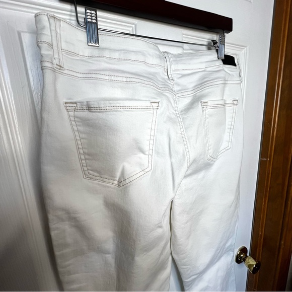 Natural Reflections Ultra Stretch White Boot Cut Jeans - Picture 10 of 11